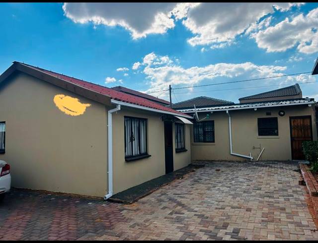 2 BEDROOM PROPERTY TO RENT IN BRAAMFISCHERVILLE